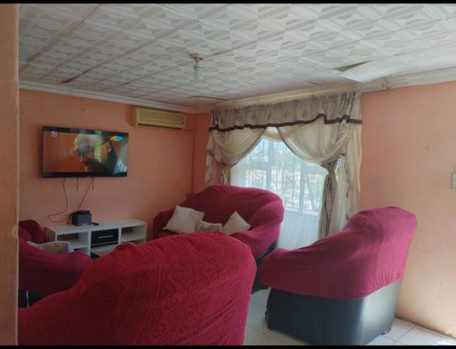 2 BEDROOM HOUSE FOR SALE IN UMLAZI G